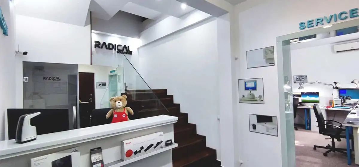 Atelier Radical Service — reparații Apple