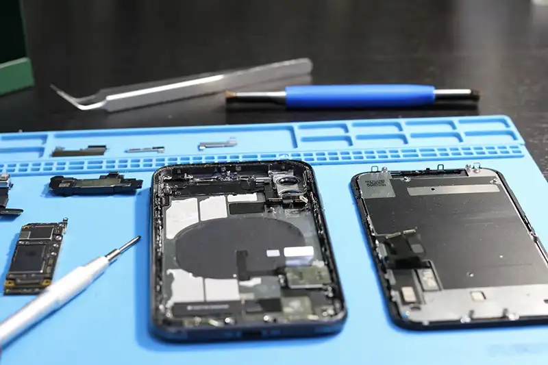 Testare completă iPhone după reparație — iOS, Face ID, cameră, conectivitate